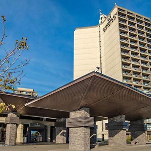 Sandman Signature Vancouver Airport Hotel & Resort